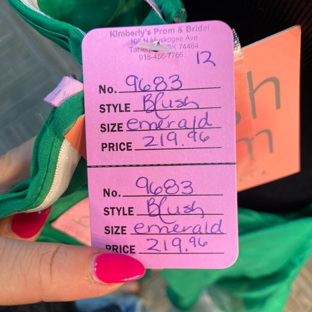 GREEN SHORT STYLE DRESS - Picture 10 of 10